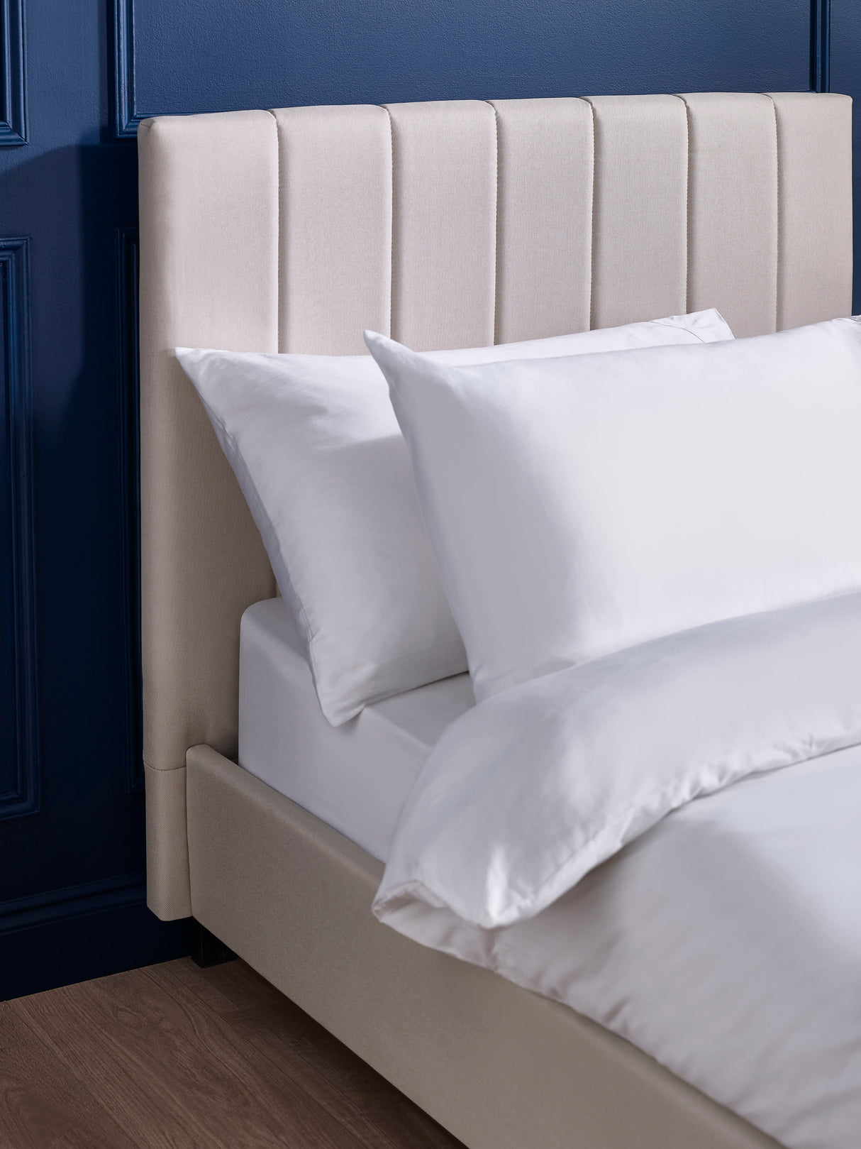 Aylen Upholstered Bed