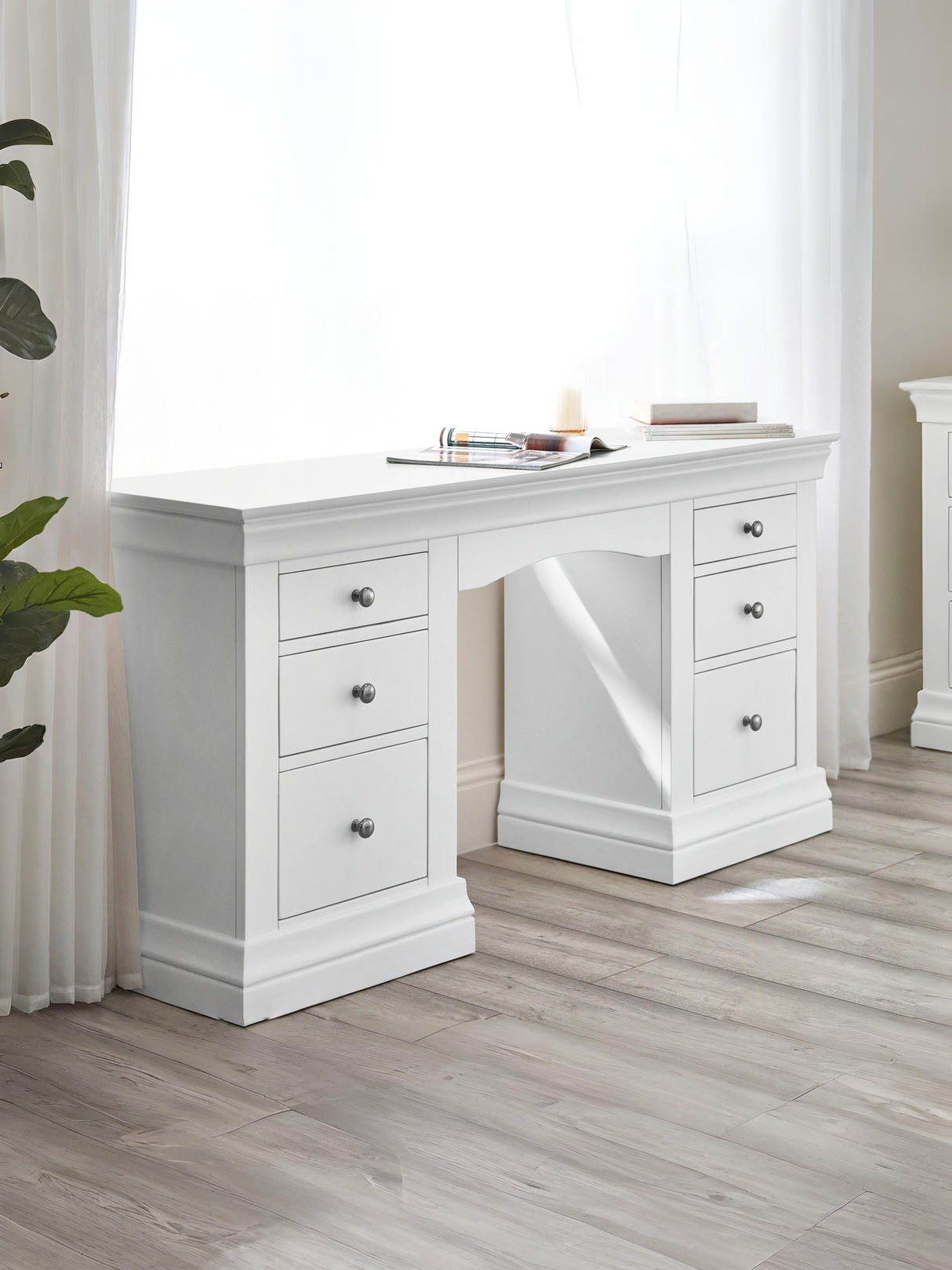 Clermont 6 Drawer Dressing Table