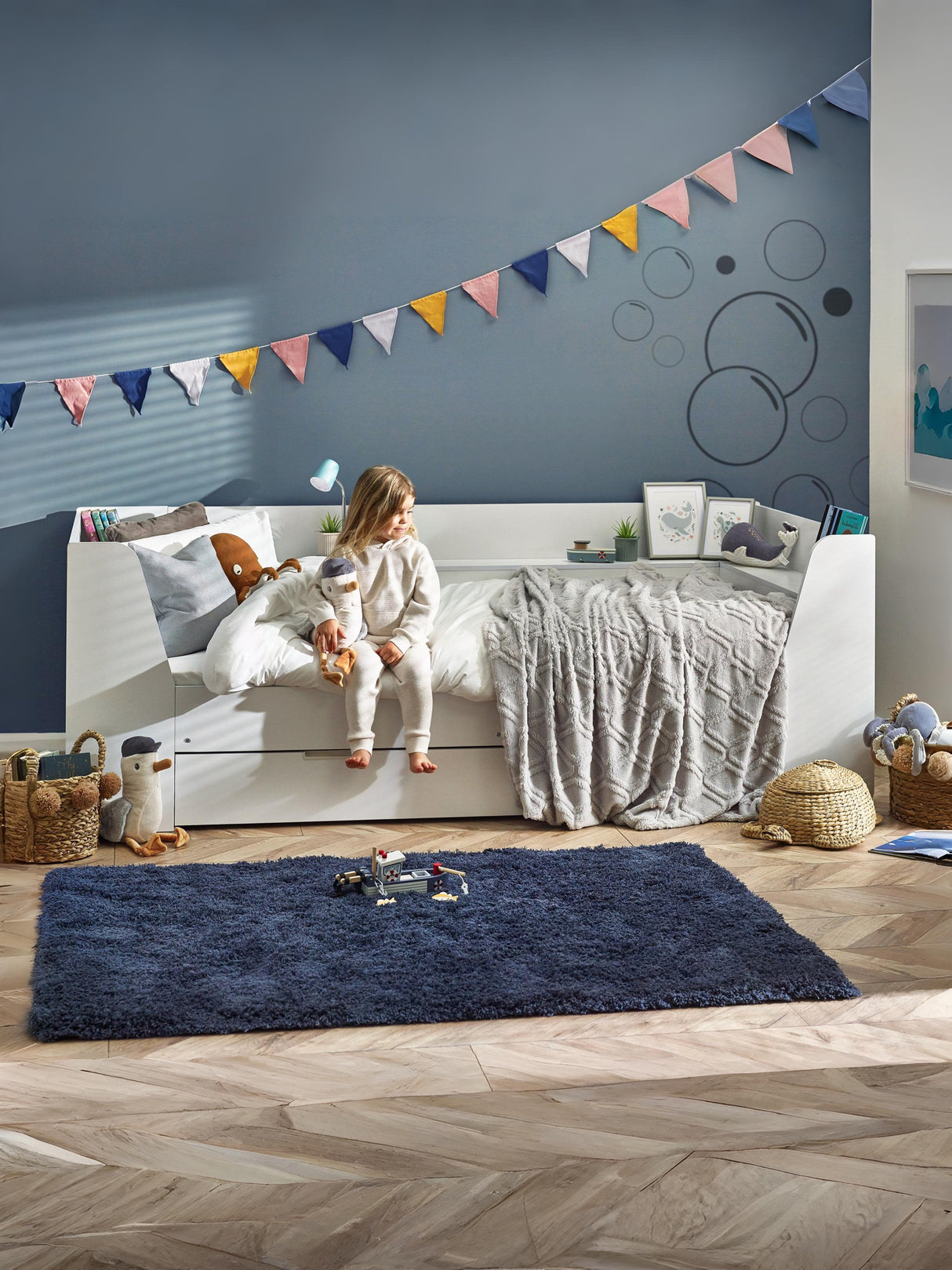 Cyclone DayBed with Trundle