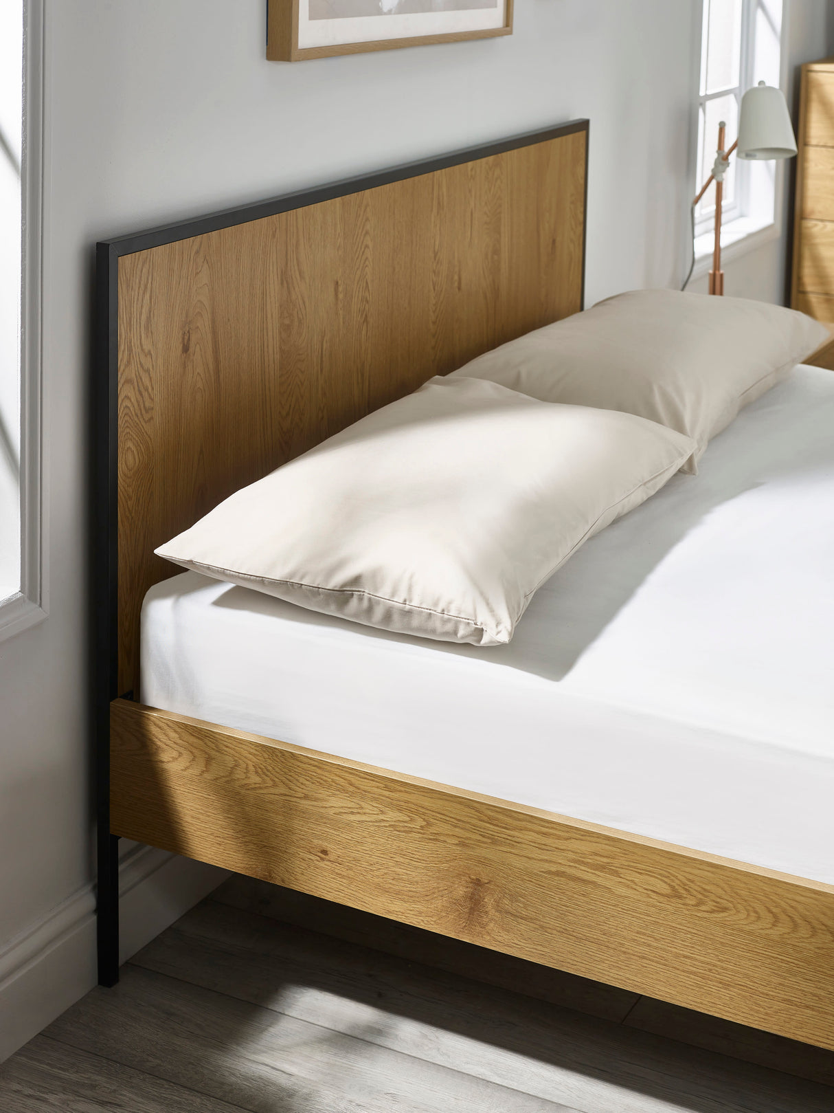 Harlow Bed