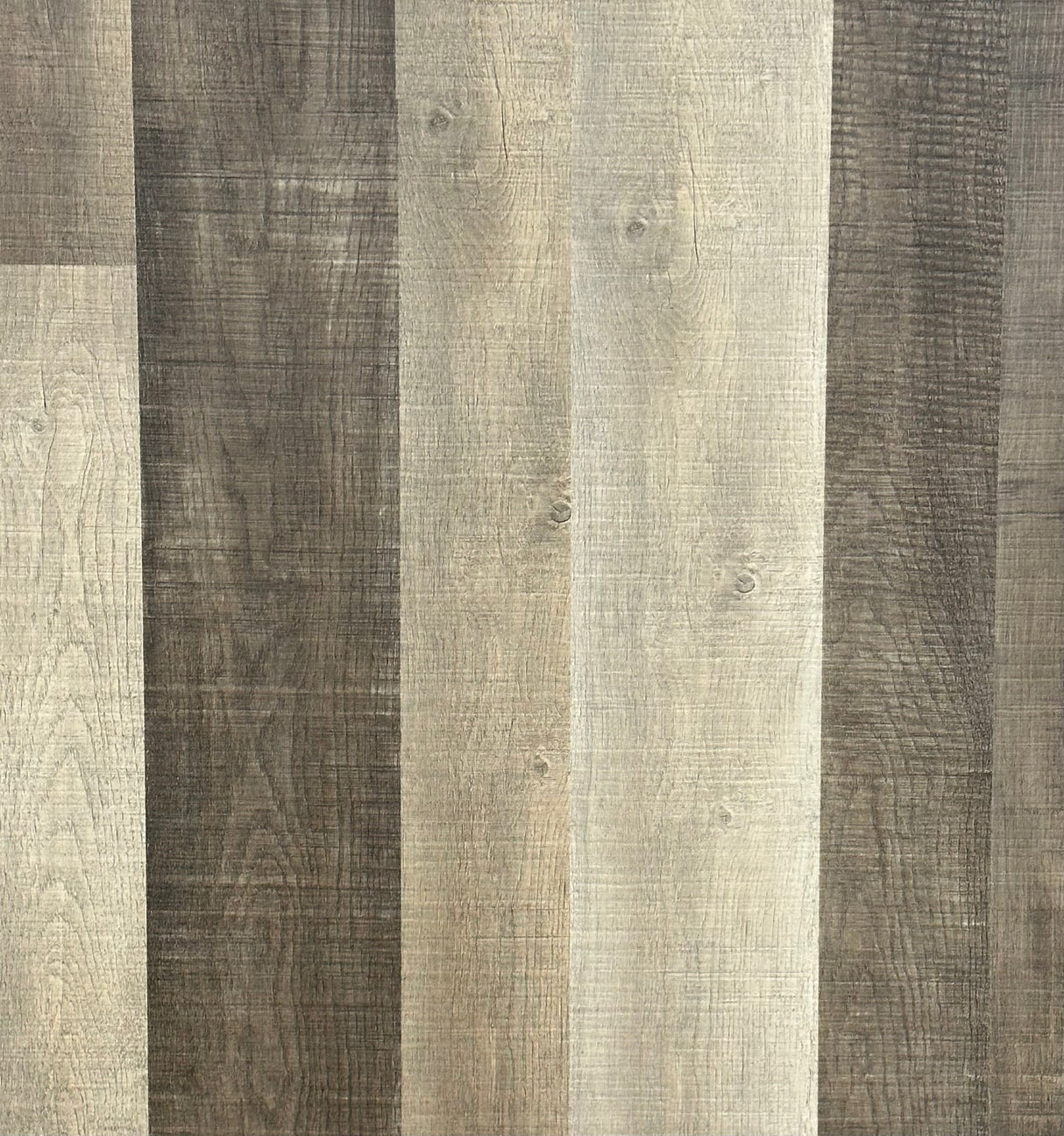 FINfloor Durable Supreme Roble Paradise Oak Wooden Laminate Flooring