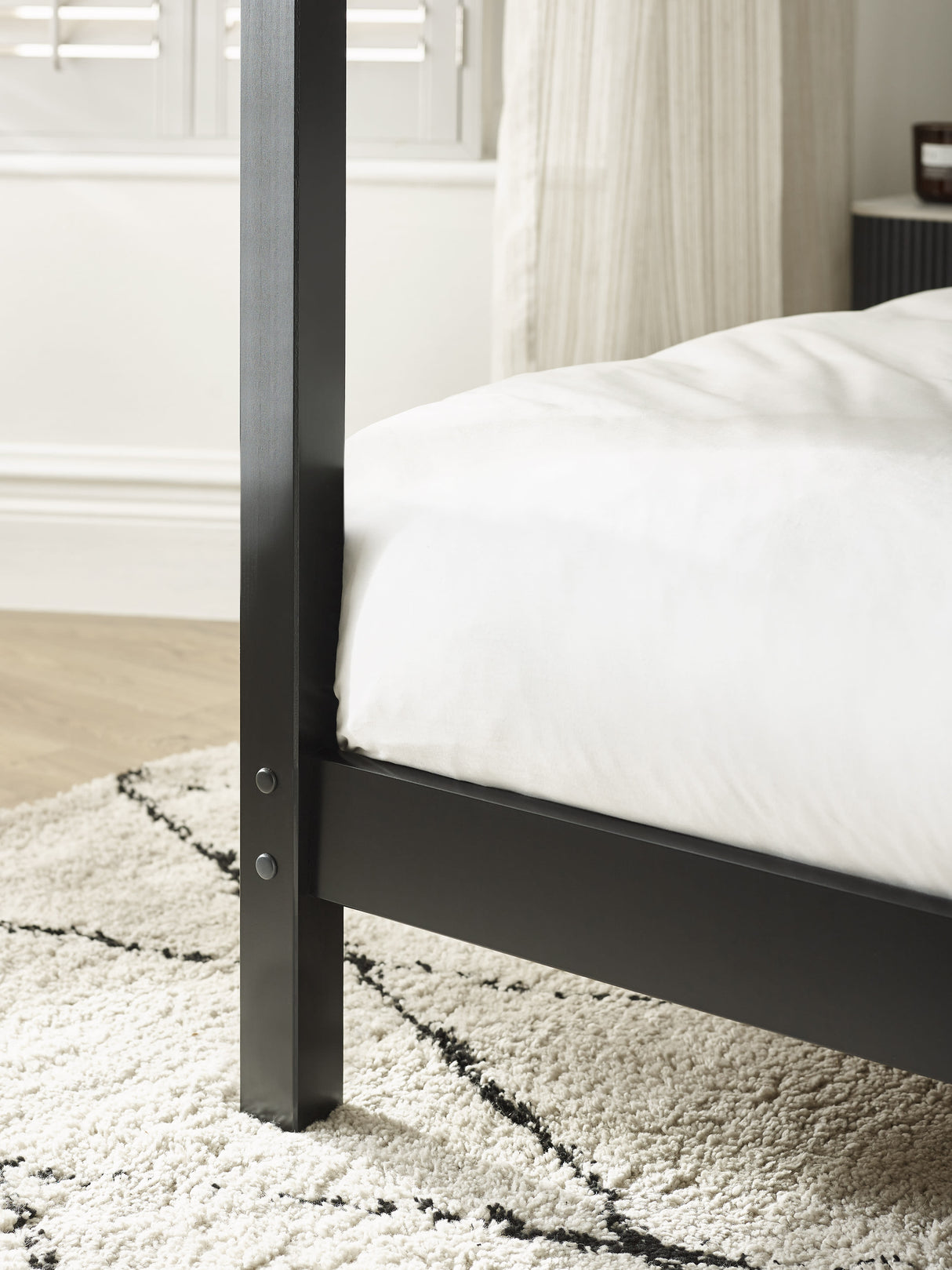 Roxanne Four Poster Bed