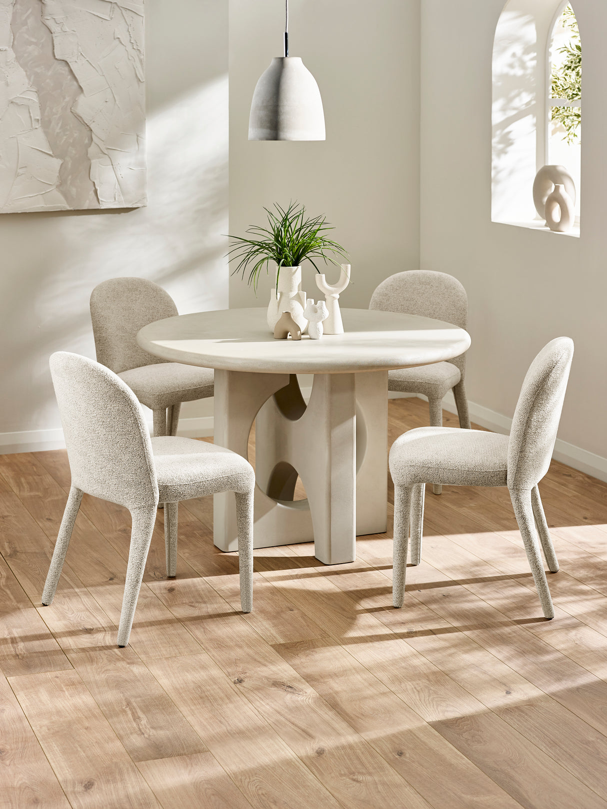 Thyra Round 4 Seater Dining Table