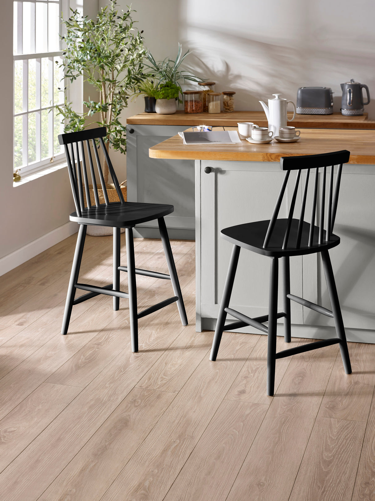 Alassio Spindle Back Bar Stool