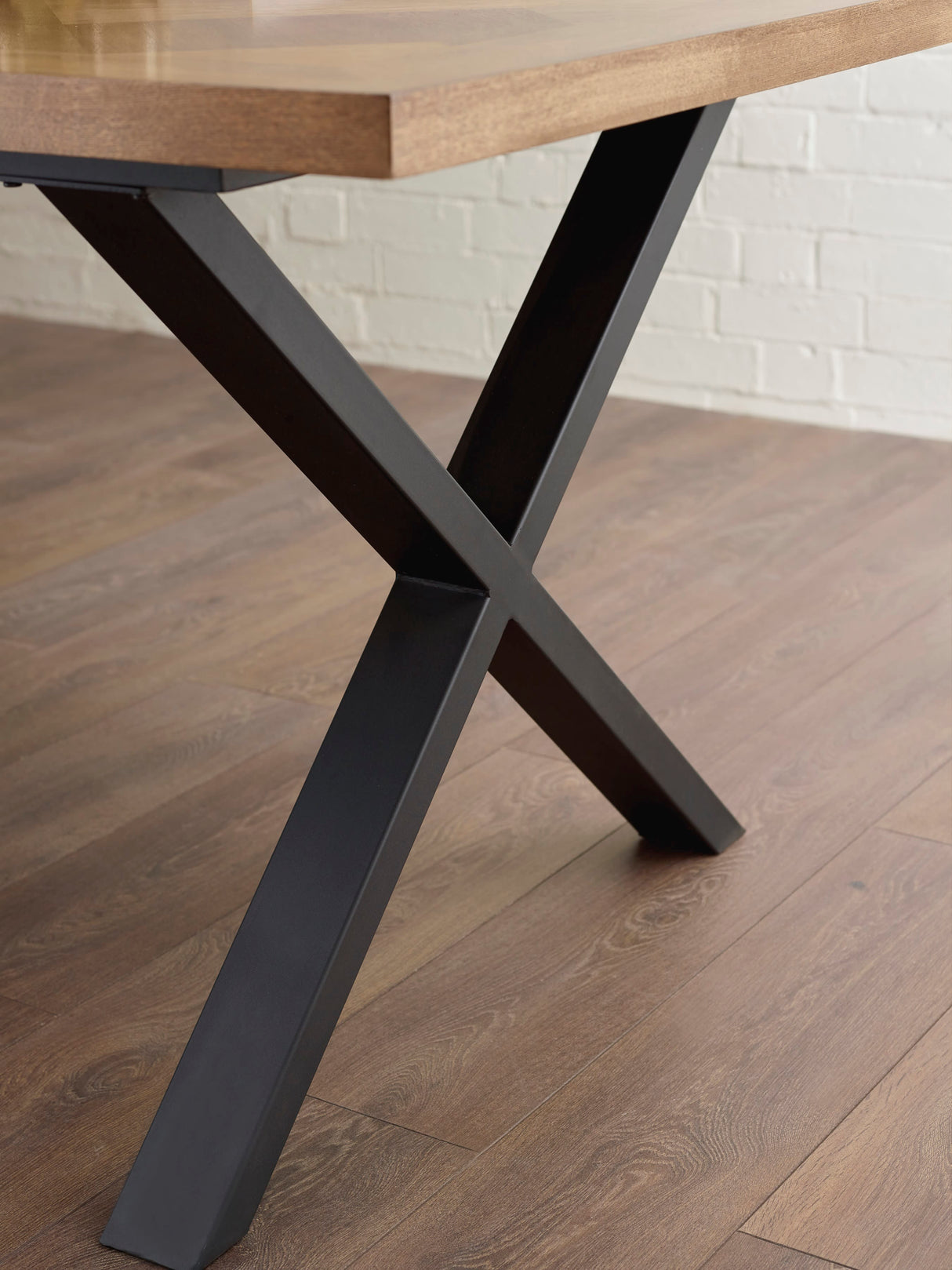 Aron Rectangular 4-6 Seater Dining Table