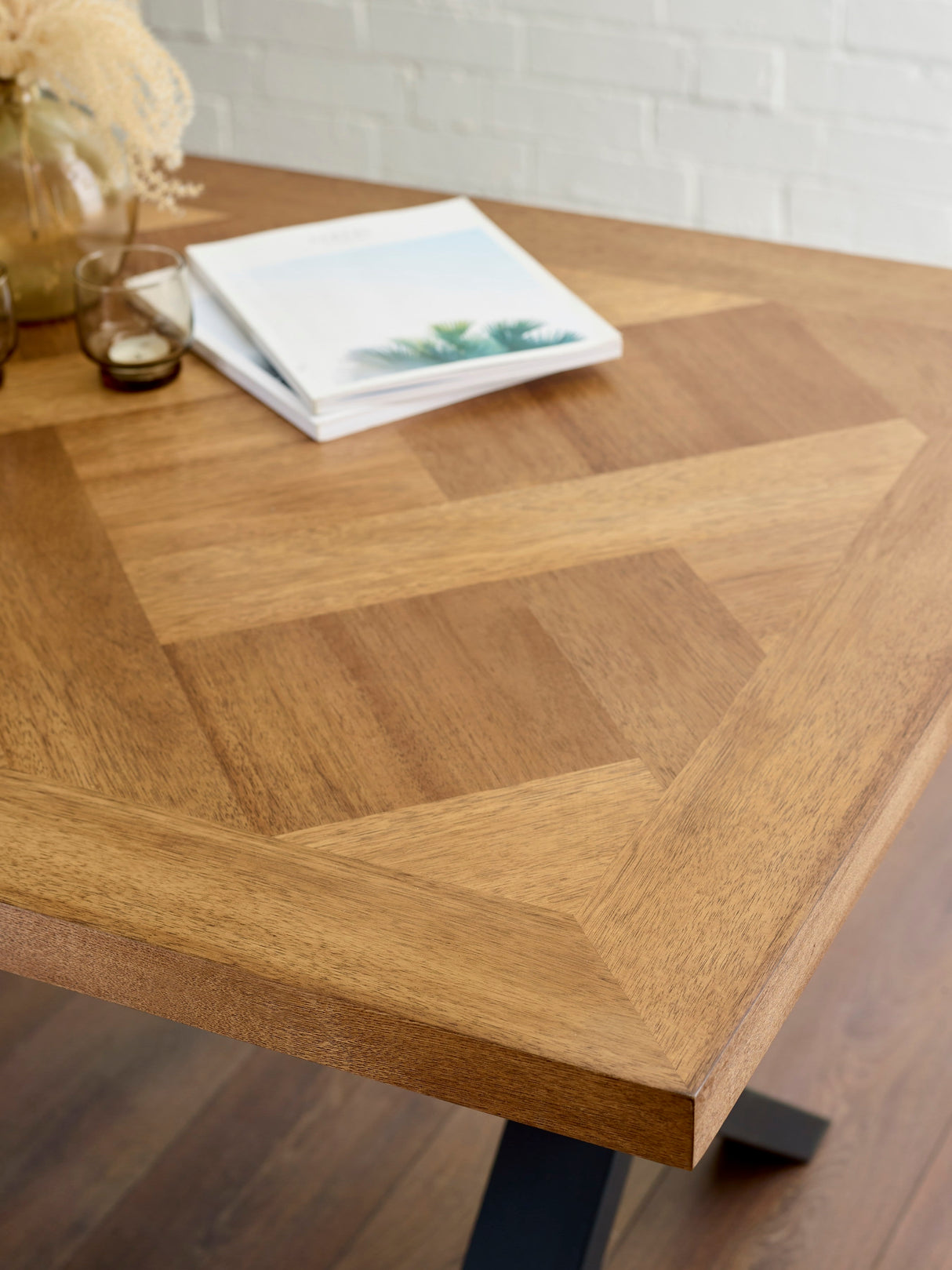 Aron Rectangular 4-6 Seater Dining Table