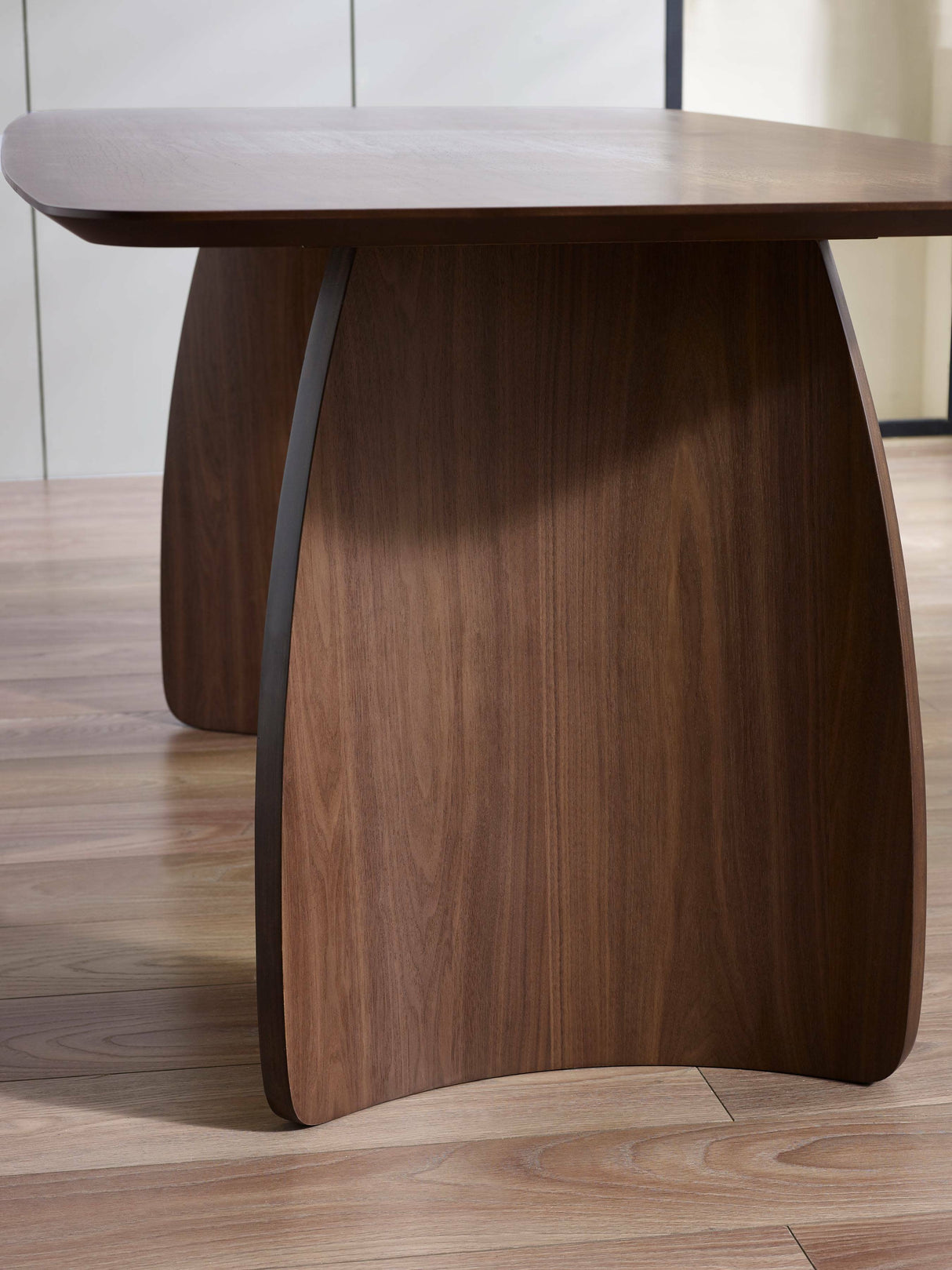 Artemis Curved Leg Rectangular 4-6 Seater Dining Table