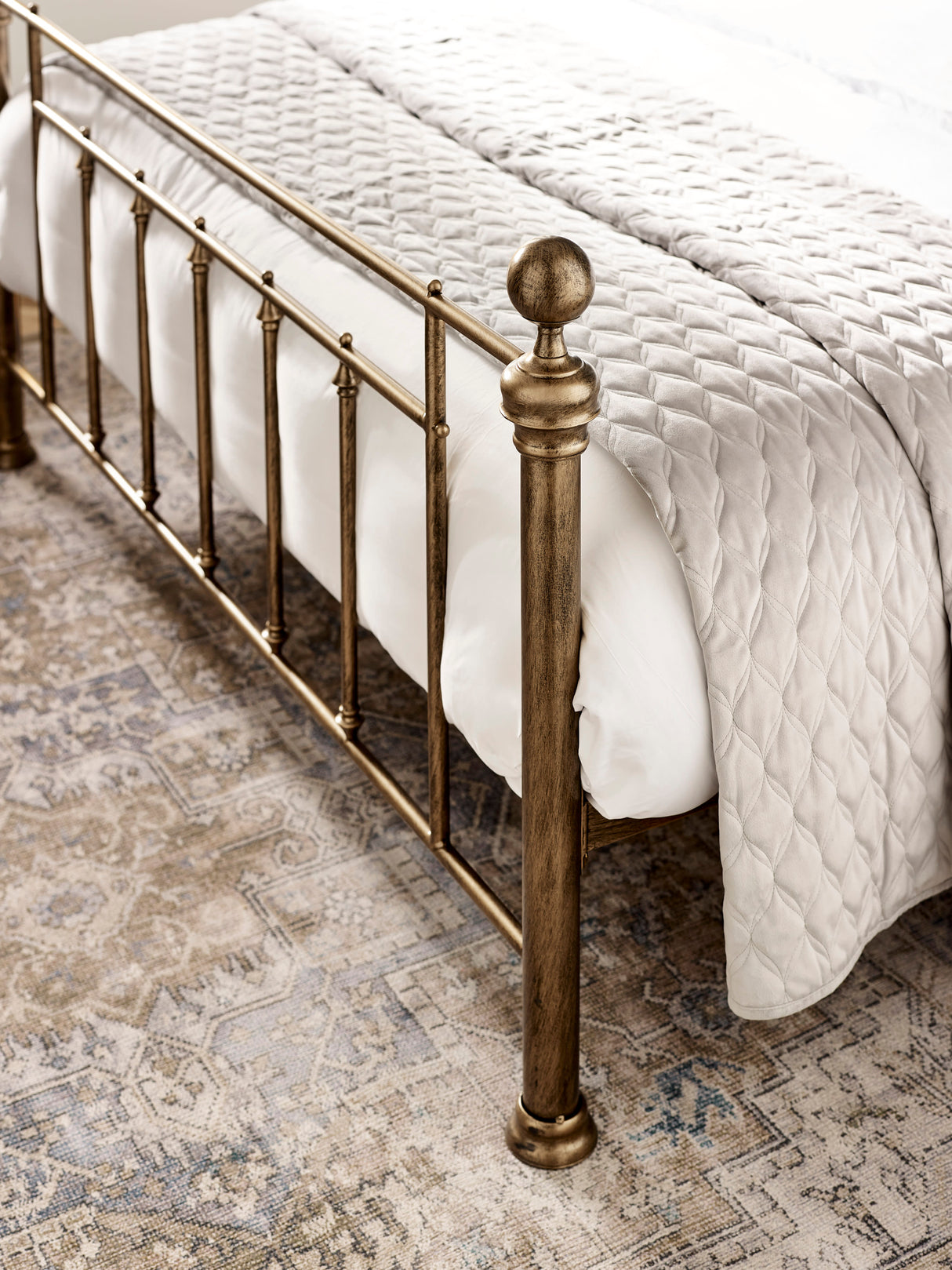 Aurelia Metal Bed