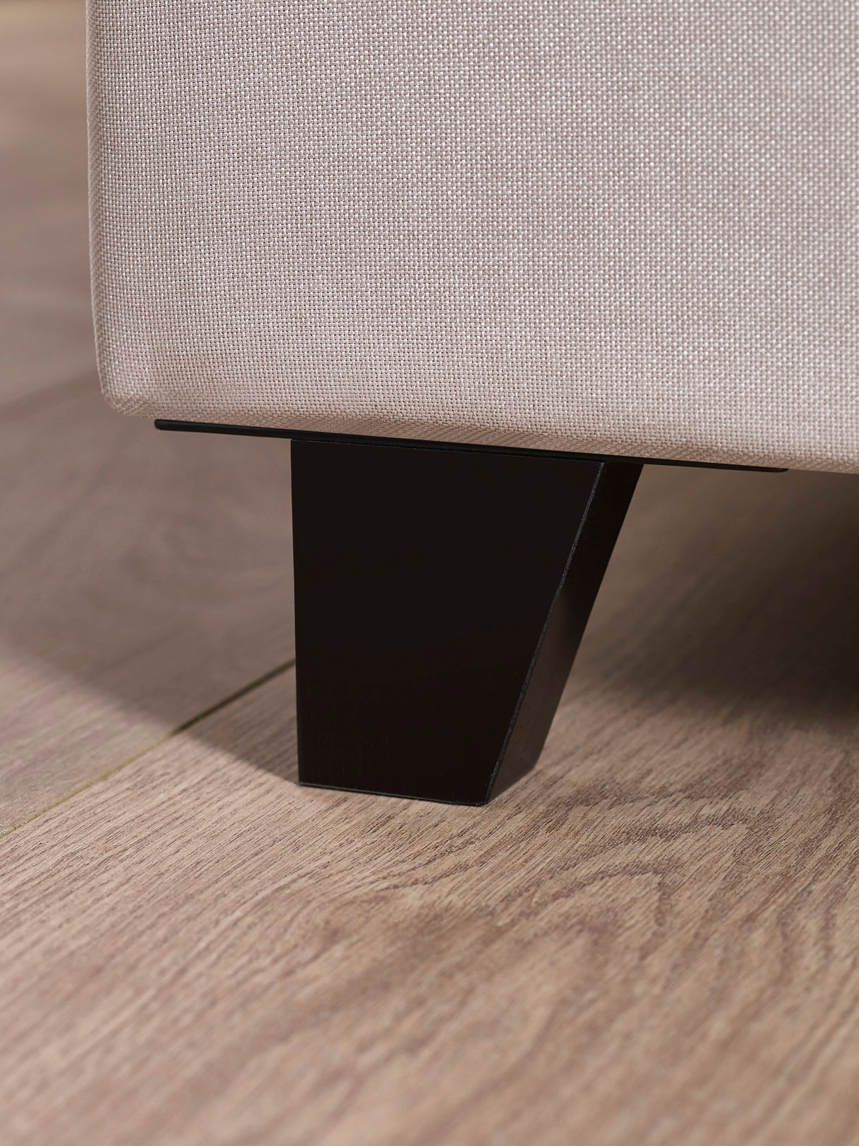 Aylen Upholstered Bed