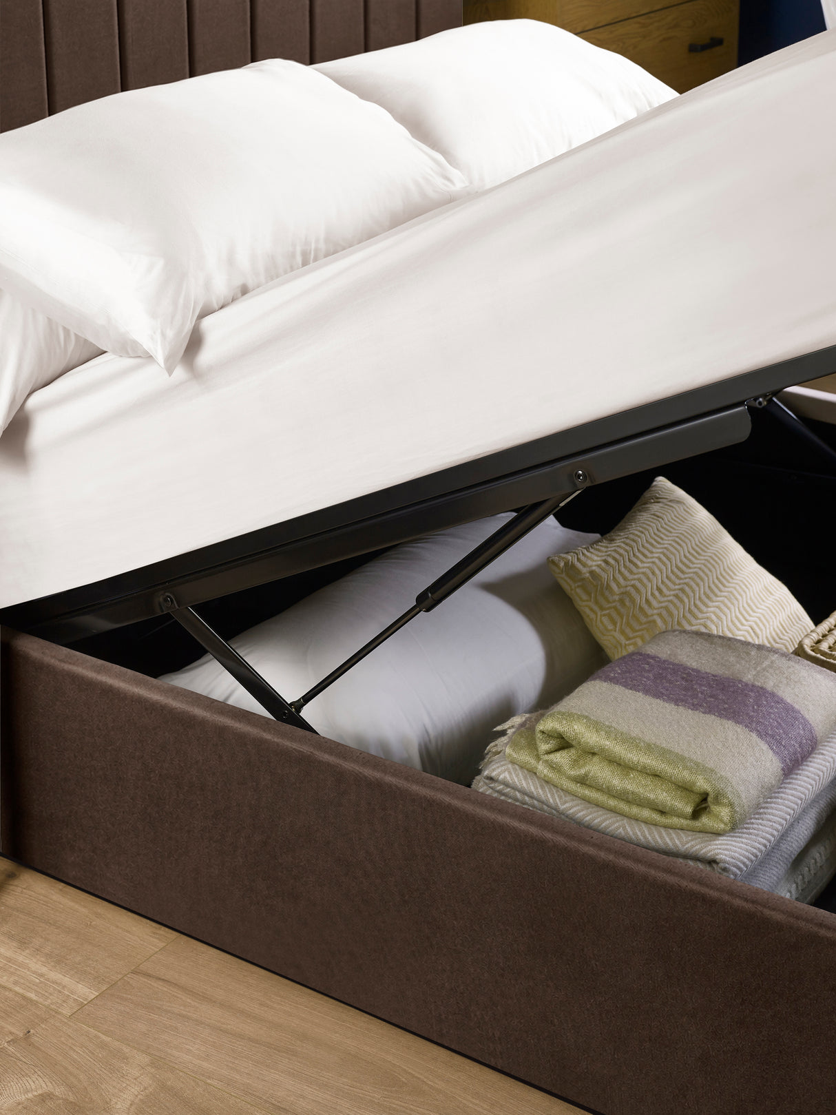 Aylen Upholstered Ottoman Storage Bed