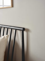 Belton Spindle Bed