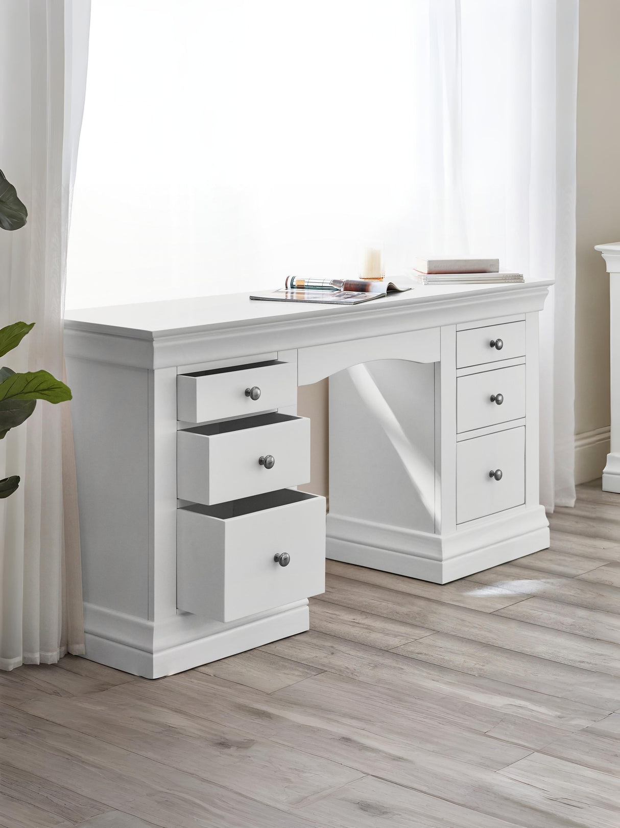 Clermont 6 Drawer Dressing Table