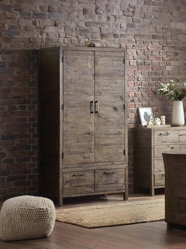 Heritage 2 Door 2 Drawer Wardrobe