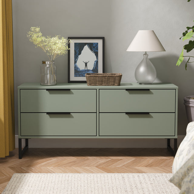Hong Kong (Black Sleigh Legs) 4 Drawer Bed Box