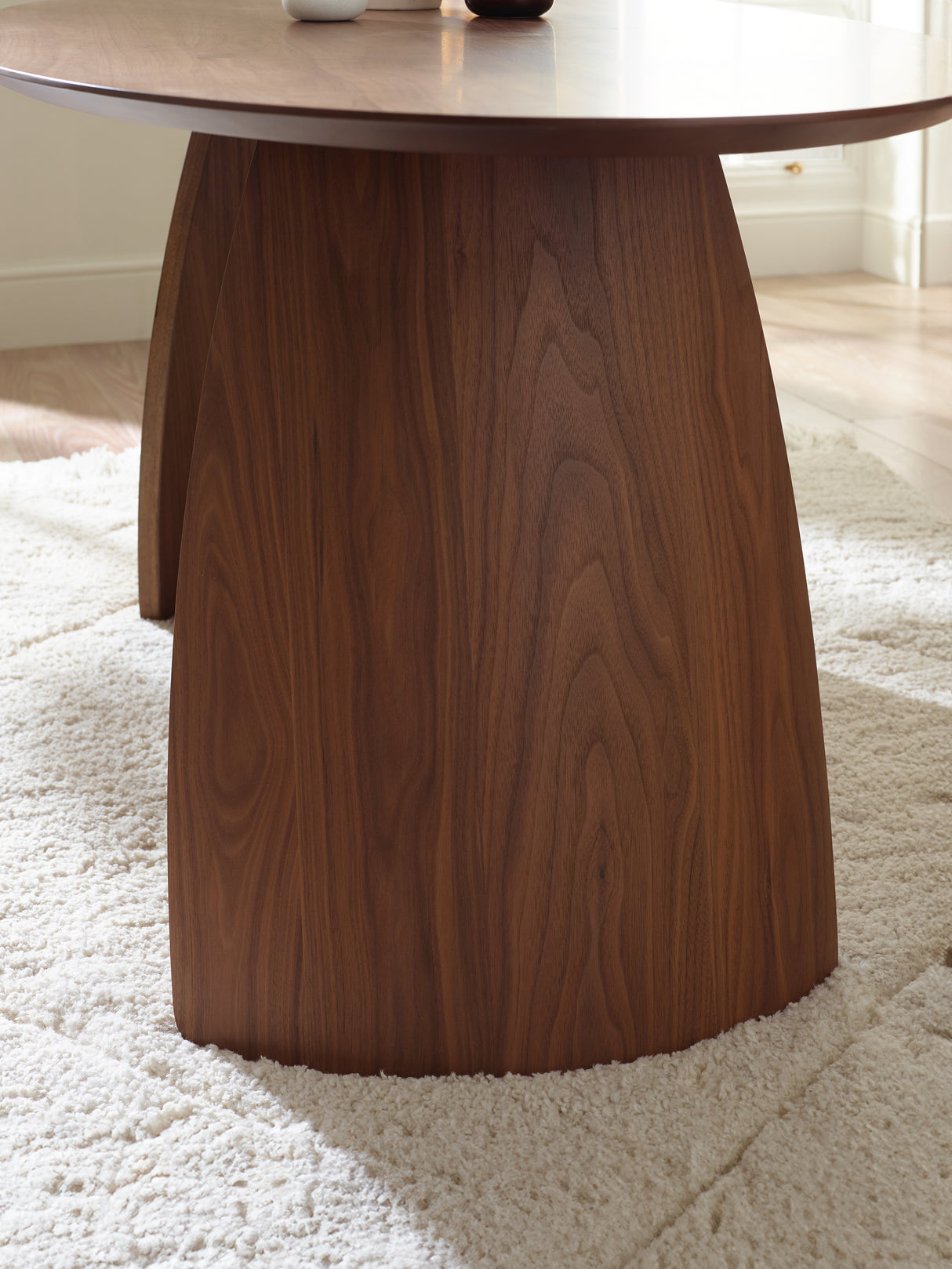 Julius Oval Dining Table
