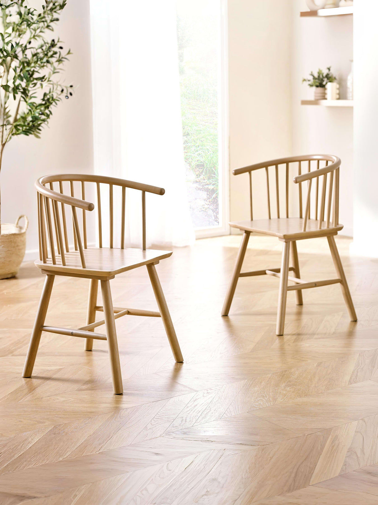 Kaito Spindle Back Dining Chair (Set of 2)