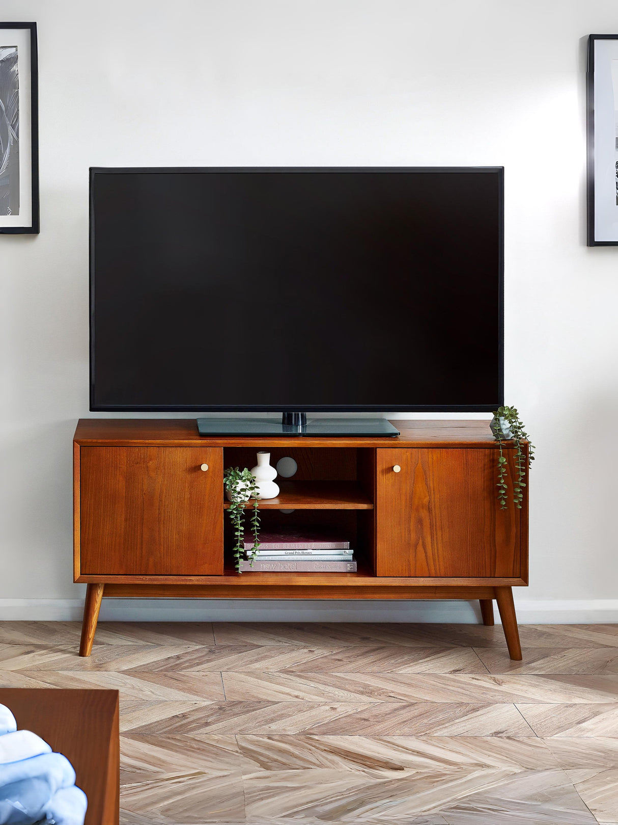 Lowry TV Unit