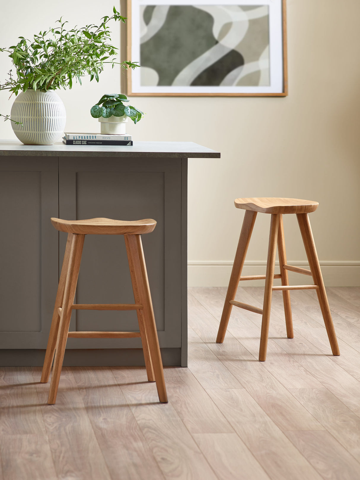 Mulu Bar Stool