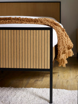 Sia Fluted Bed