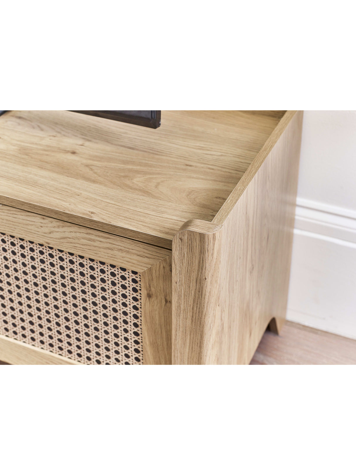 Sydney Rattan Print TV Unit