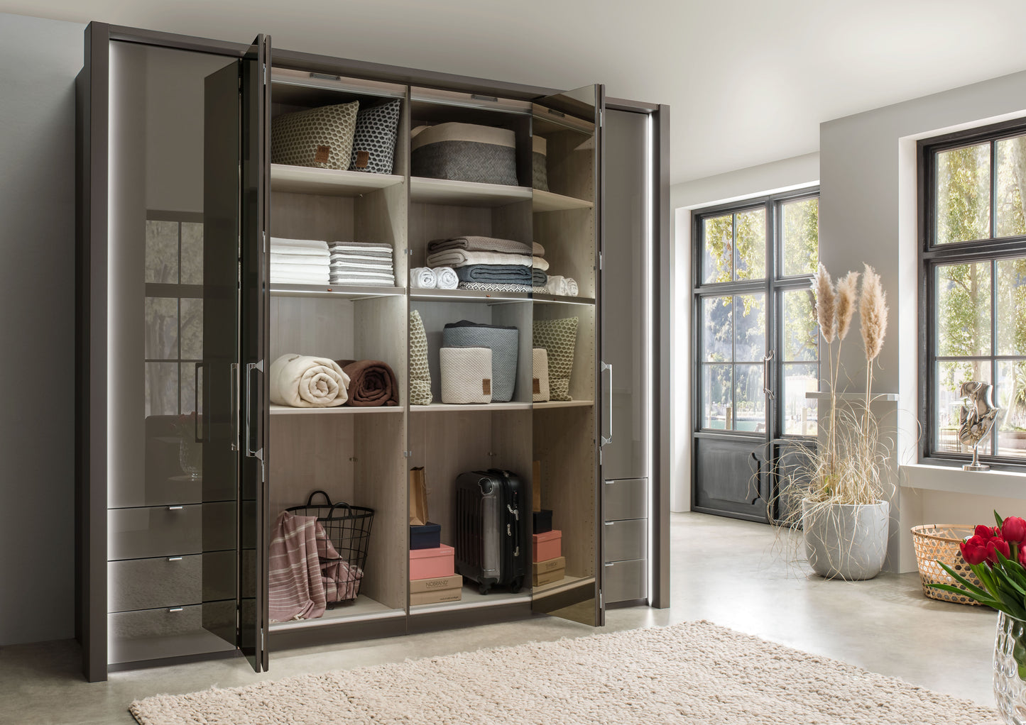 Wiemann - Kansas 6 Door Bi-Fold Wardrobe With Drawers